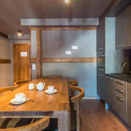 Anyos Park Apartmán *